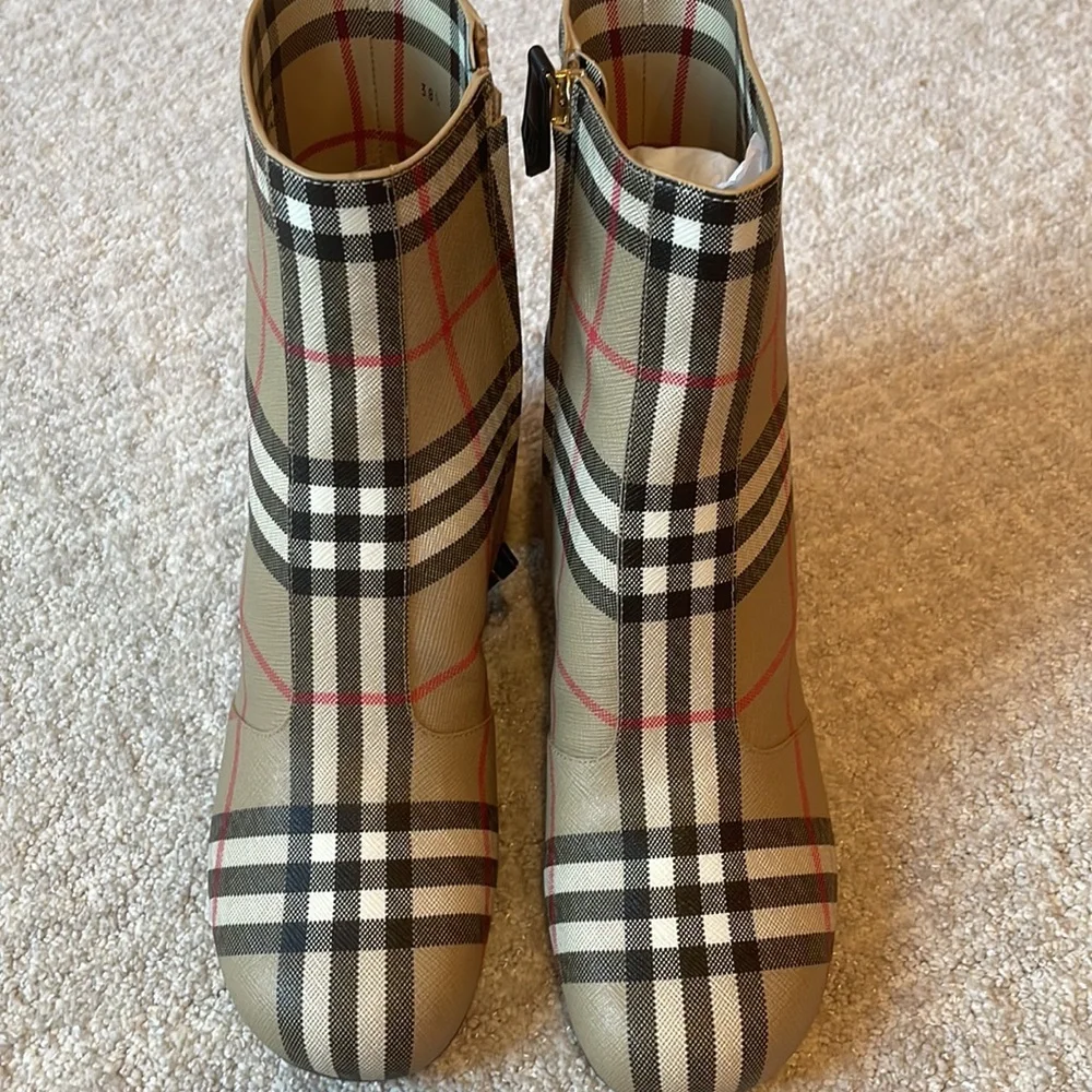 NWT Burberry Armdale Check Plaid Ankle Boots - Picture 3 of 7